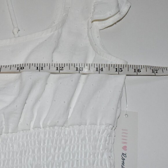 Urban Romantics Swiss Dot Sleeveless Crop Top White Size M - Picture 3 of 9